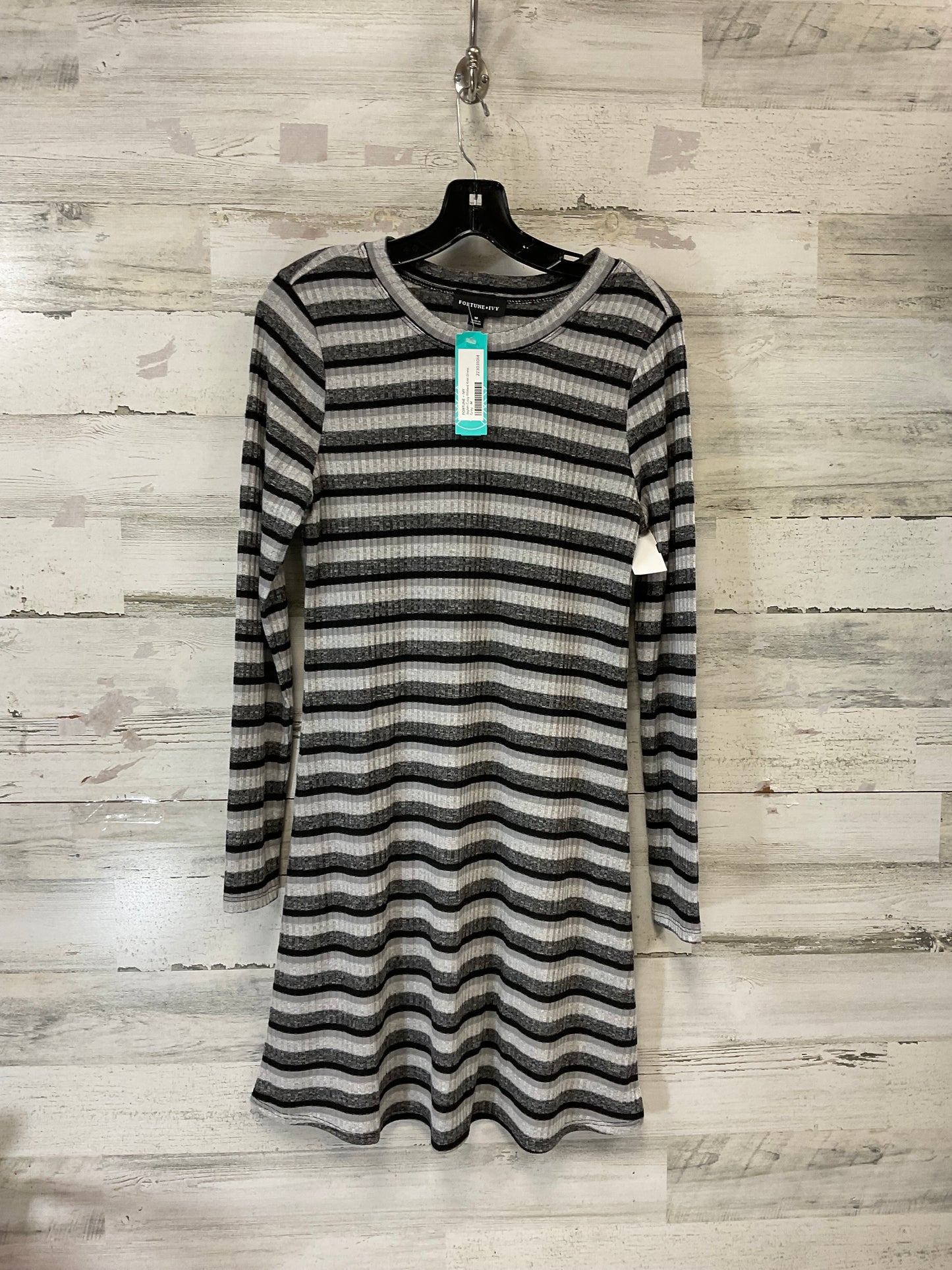 Dress Casual Short By Fortune & Ivy In Black & Grey, Size: M