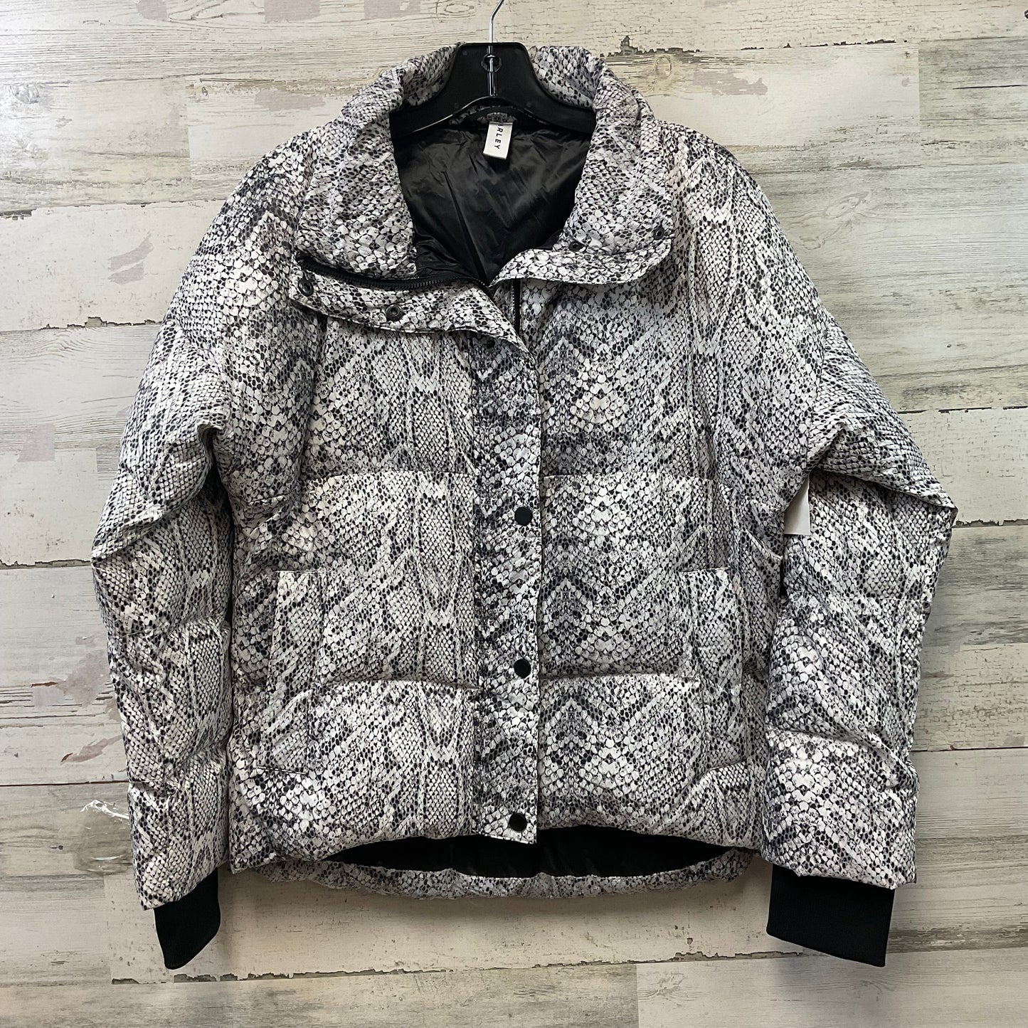 Coat Puffer & Quilted By Cma In Snakeskin Print, Size: Xs