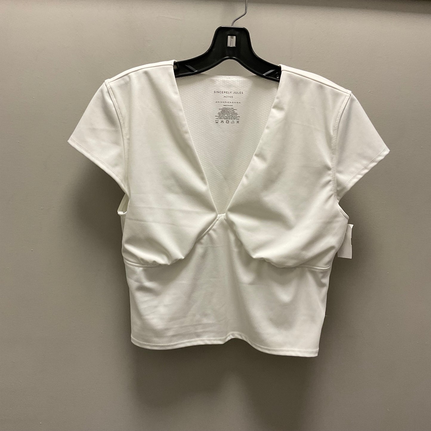 White Athletic Top Short Sleeve by Sincerely Jules Size Xl