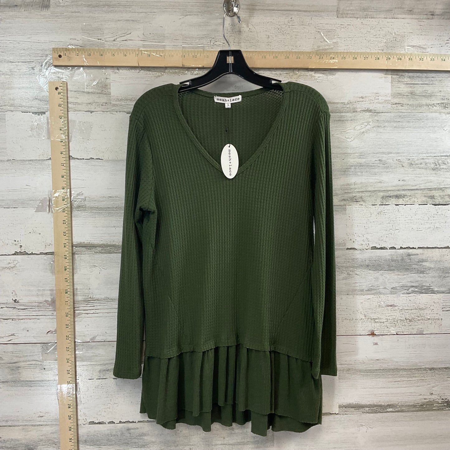 Top Long Sleeve By Clothes Mentor In Green, Size: L