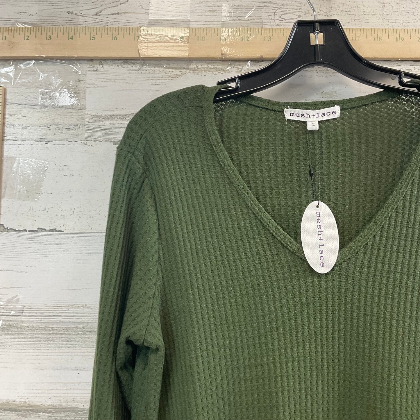 Top Long Sleeve By Clothes Mentor In Green, Size: L