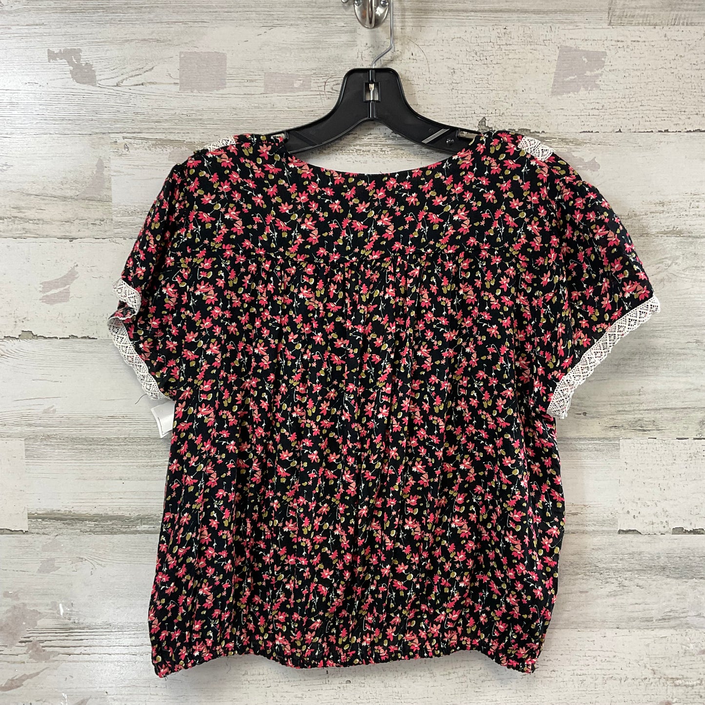 Top Short Sleeve By Free People In Black & Red, Size: M