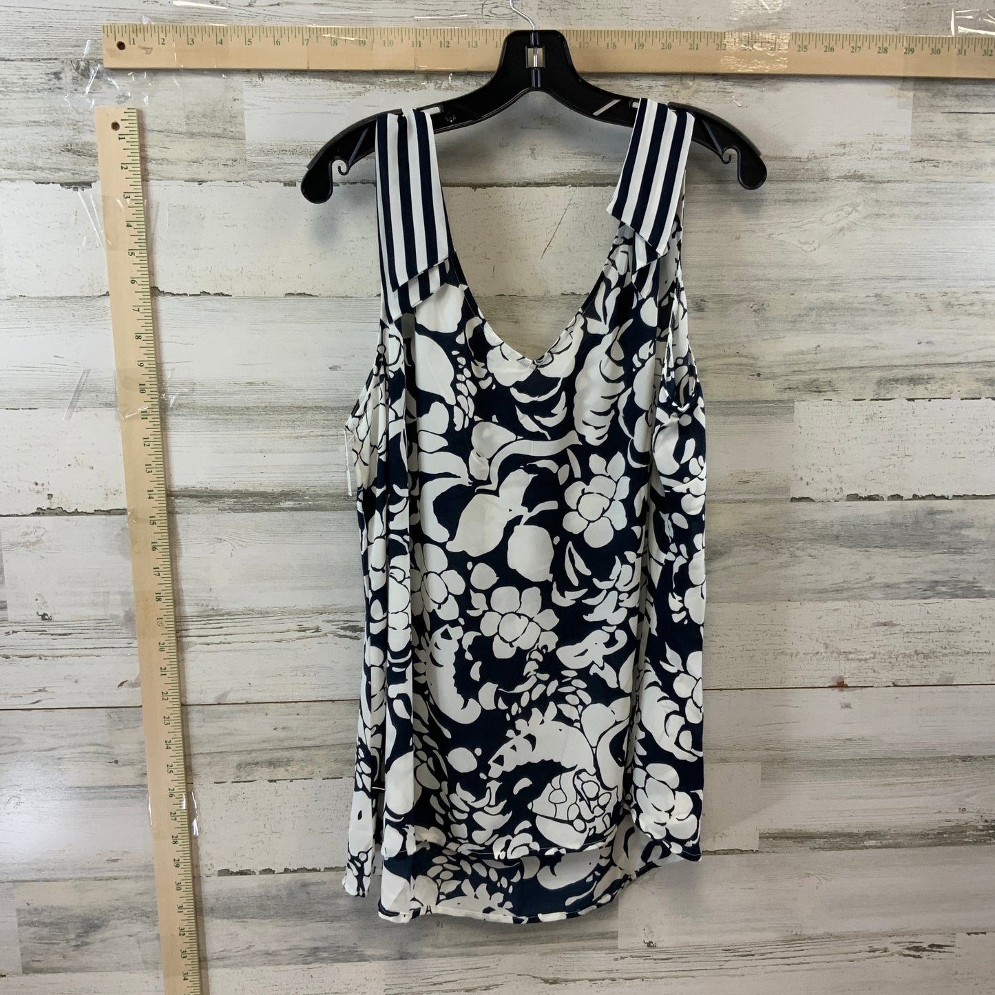 Top Sleeveless By Cabi  Size: Xxl